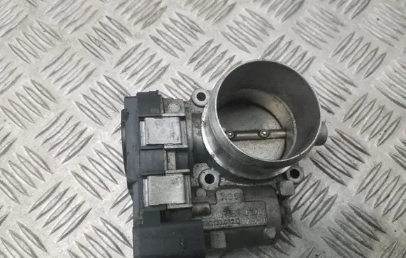 Volkswagen Golf VI Throttle valve 03C133062D