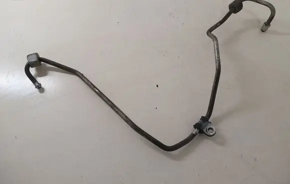 Fuel injector supply line/pipe