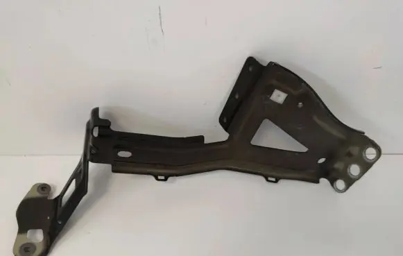 Audi e-tron Fender mounting bracket 4KE803504