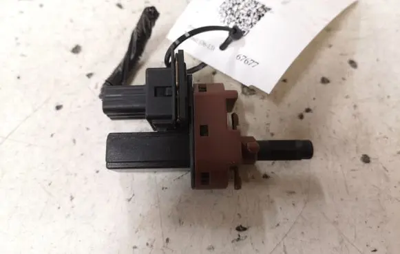 Clutch pedal sensor