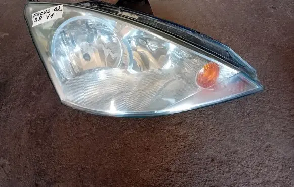 Ford Focus Headlight/headlamp