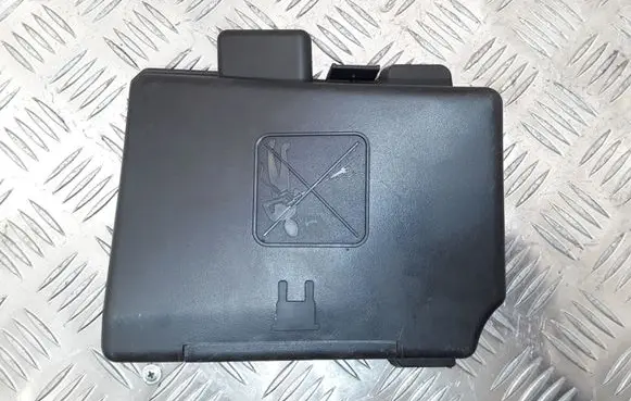 Peugeot 206 Fuse box cover 9661645680