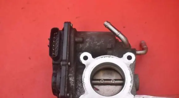 Toyota Auris E180 Throttle body valve 22030-47080