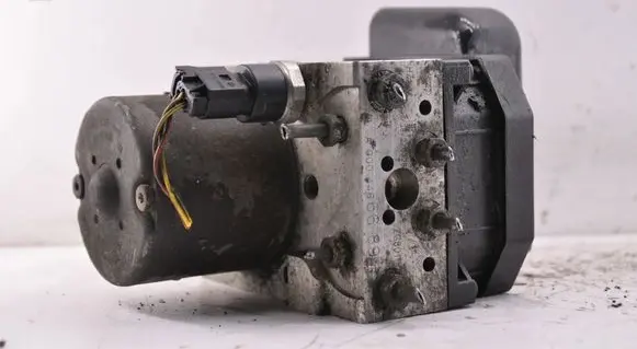 Mercedes-Benz Vito Viano W639 ABS Pump A0004466689