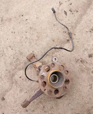 Mercedes-Benz A W169 Front wheel hub spindle knuckle