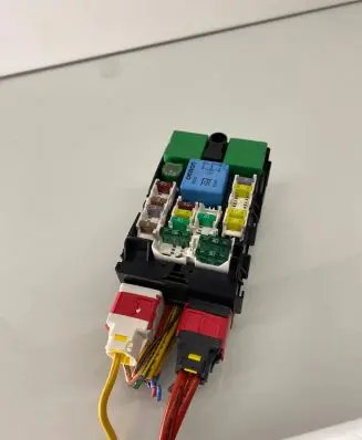 Citroen C4 II Fuse box set 9665492680 018014781