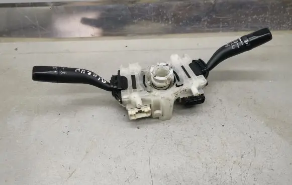 Mazda 6 Wiper turn signal indicator stalk/switch GJ6R 17D294