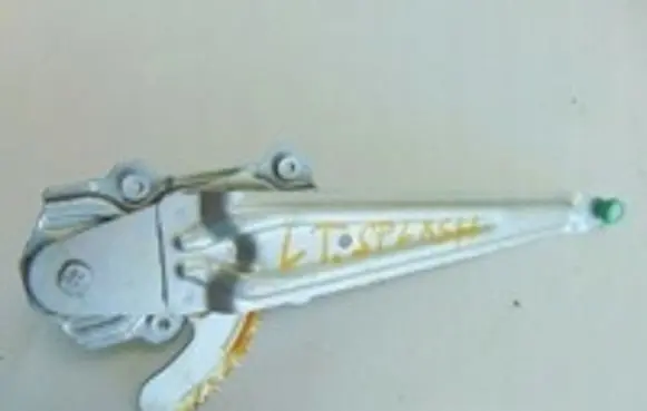 Suzuki Splash Rear door manual window regulator 
