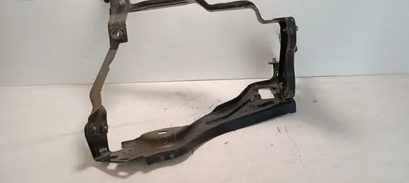 Mercedes-Benz C W204 Headlight/headlamp mounting bracket A2046200291