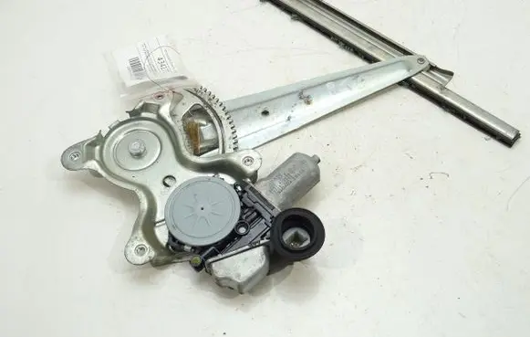 Toyota Highlander XU40 Rear door window regulator with motor 85720-60160