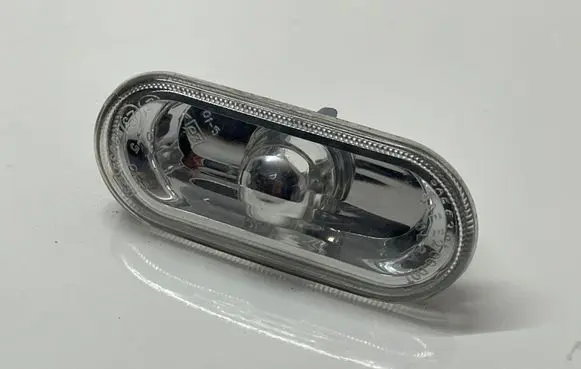Volkswagen PASSAT B5.5 Front fender indicator light 1J0949117