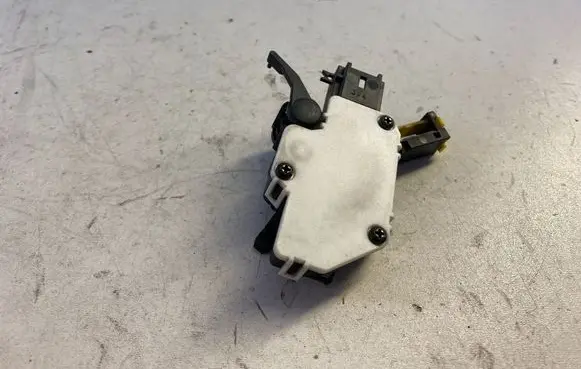 Renault Espace IV Clutch pedal sensor 8200110893