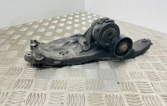Ford Mondeo MK V Generator/alternator bracket DS7Q8D611AH