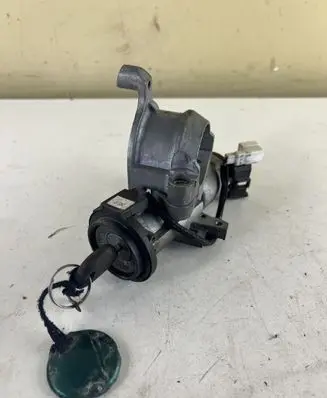 Mitsubishi Space Star Ignition lock F005V00017 MR309697 27890