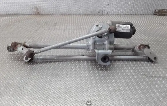 Opel Tigra B Front wiper linkage and motor