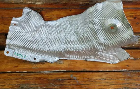 Exhaust heat shield