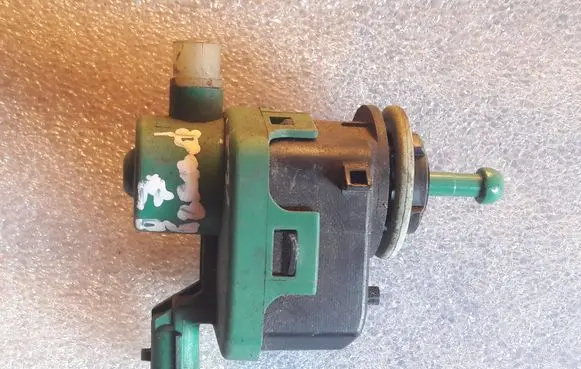 Headlight level adjustment motor