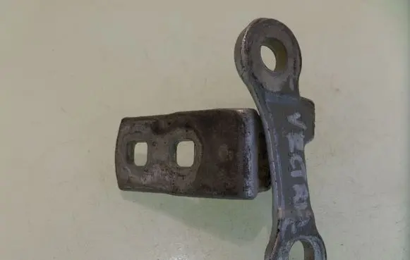 Opel Vectra C Front door upper hinge
