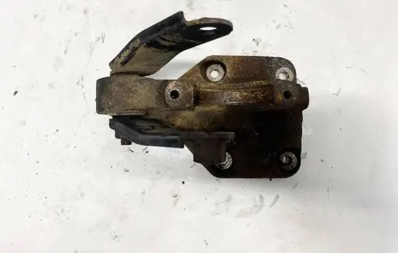 Volvo S80 Engine mounting bracket 30787842