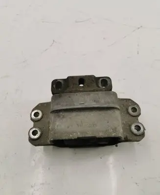 Volkswagen Golf V Engine mount bracket 1K0199555