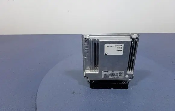 BMW 1 E81 E87 Engine control unit/module ECU 7798179