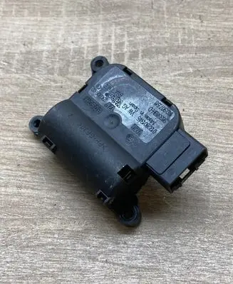 Seat Leon (1P) Air flap motor/actuator 1K0907511 0132801345
