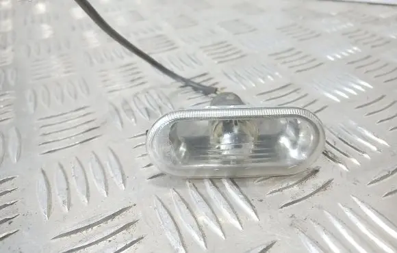 Volkswagen PASSAT B5.5 Front fender indicator light 1J0949117