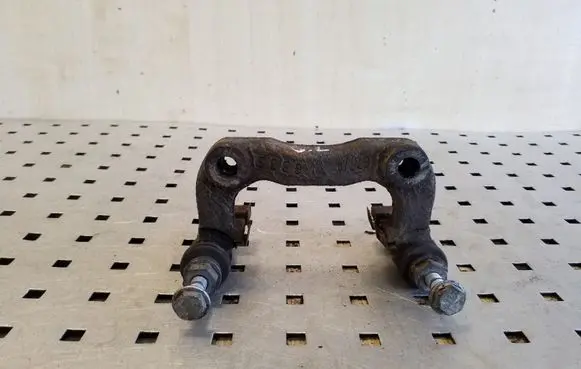 Volkswagen Polo IV 9N3 Brake caliper pad carrier rear 