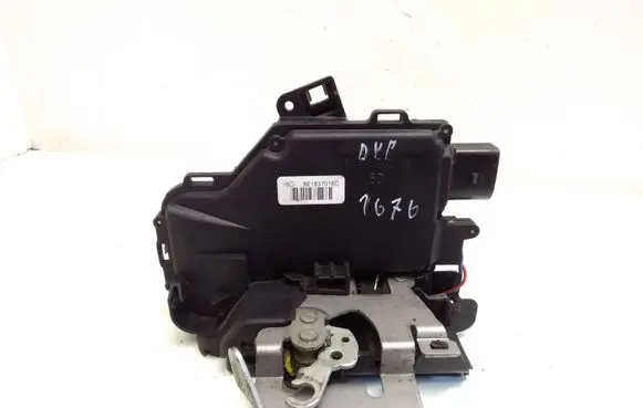 Audi A4 S4 B6 8E 8H Front door lock 8E1837016C
