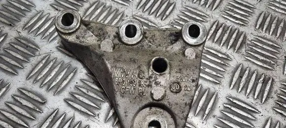 Engine mounting bracket