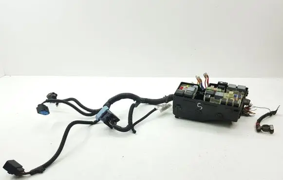Ford Grand C-MAX Fuse module AV6T14K733DHA AV6T14K733