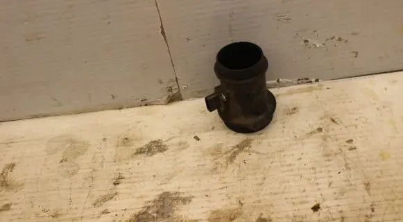 Audi A6 S6 C6 4F Mass air flow meter
