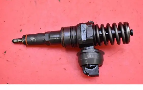 Audi A4 S4 B7 8E 8H Fuel injector 038130073BJ