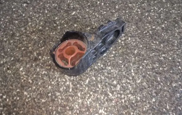 Muffler mount bracket/holder