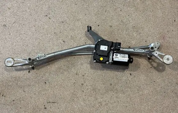 BMW M5 F90 Front wiper linkage and motor 