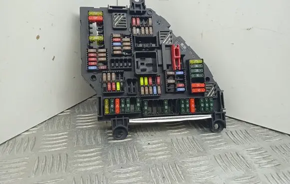 BMW 5 F10 F11 Fuse module 9264923