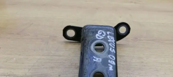 Lexus IS 220D-250-350 Rear door lower hinge