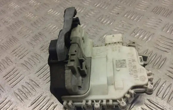 Audi A6 S6 C7 4G Front door lock 8J2837015E