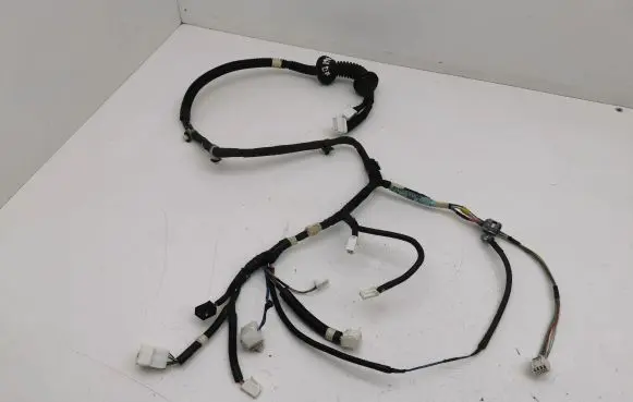 Lexus IS 220D-250-350 Front door wiring loom 8215153130F