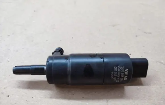 Audi Q7 4L Headlight washer pump 3B0955681