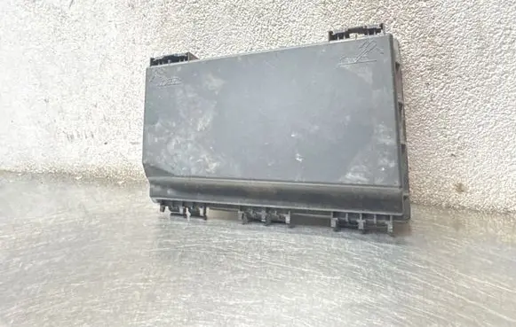 Opel Astra H Fuse box cover 13125865