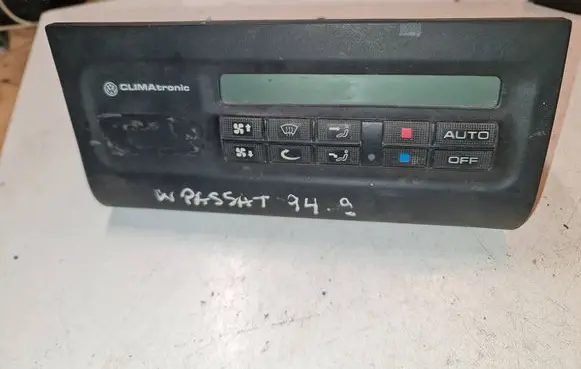 Volkswagen PASSAT B4 Climate control unit 5HB00659200 G72151400 357907043