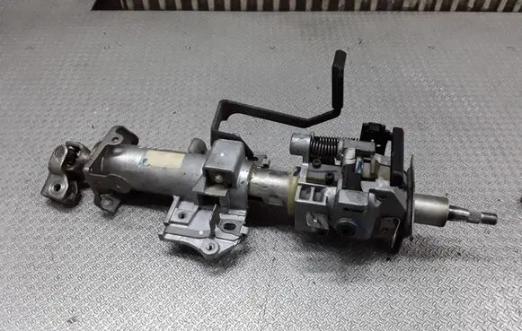 Nissan Maxima A34 Steering wheel axle