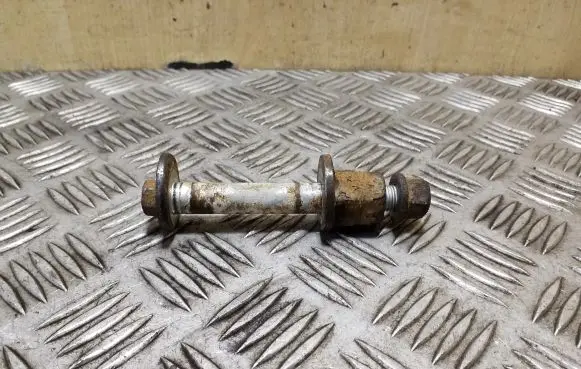 Honda CR-V Rear suspension camber bolt 