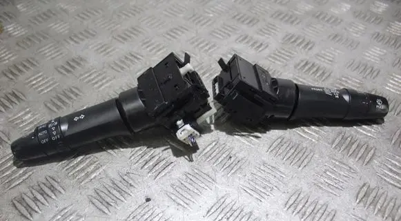 Mitsubishi Lancer X Wiper turn signal indicator stalk/switch E380013