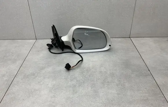 Audi Q3 8U Front door electric wing mirror