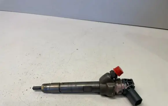 BMW 5 F10 F11 Fuel injector 0445110617