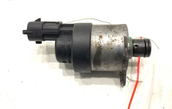 Opel Astra H Fuel pressure regulator 0928400493