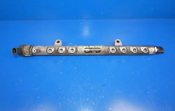 Volvo XC60 Fuel main line pipe 30777759 740437 0445215025