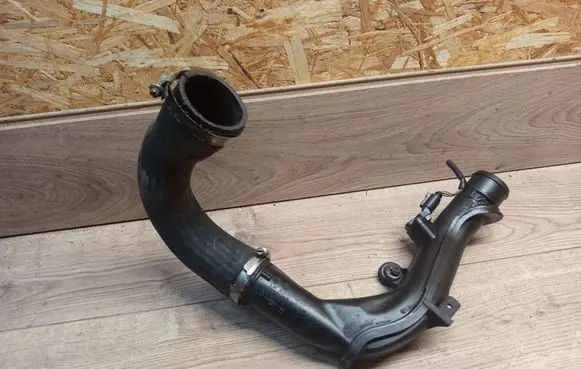 Volkswagen PASSAT B6 Intercooler hose/pipe 5N0145770A